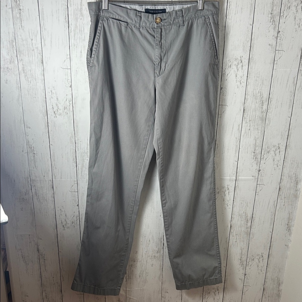 Tommy Hilfiger Men’s Chino Pants Gray Size 33x34 Classic Fit Casual